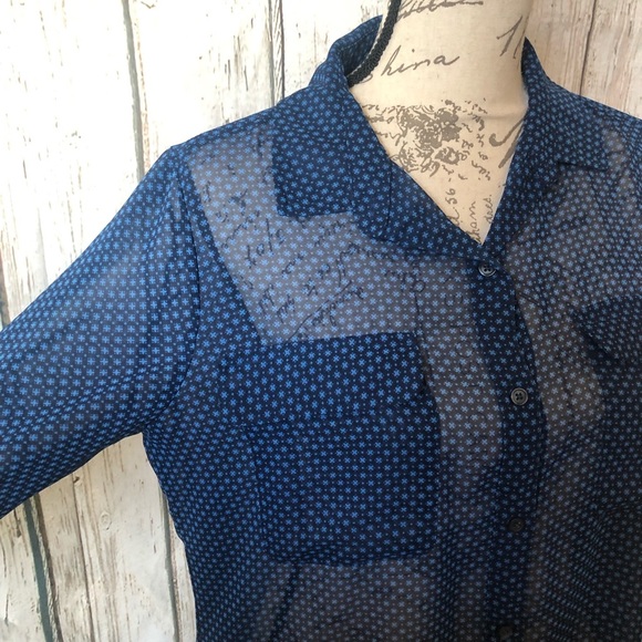 EUC Sheer Old Navy Patterned Polyester Blouse - Picture 4 of 7